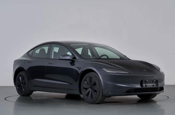 诚信-优配 23.55万起步价，新特斯拉Model 3亮相，外观科技感更强，配置更智能